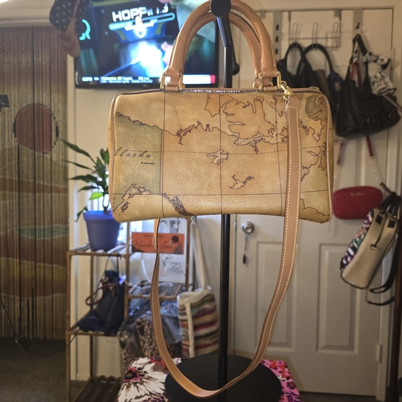 Vintage Map Print Handbag by Alviero Martini - Picture 3 of 13